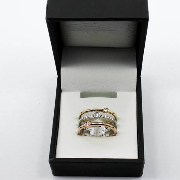 Diamond & Gold Ring 5.48 Grams - 0.20 Carats