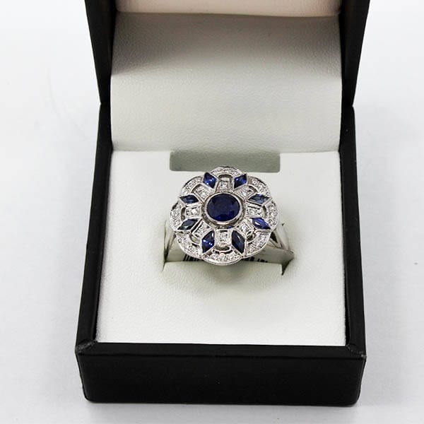 1.50 Carat Sapphire and .18 Carat Diamond Gold Ring 6.70 Grams