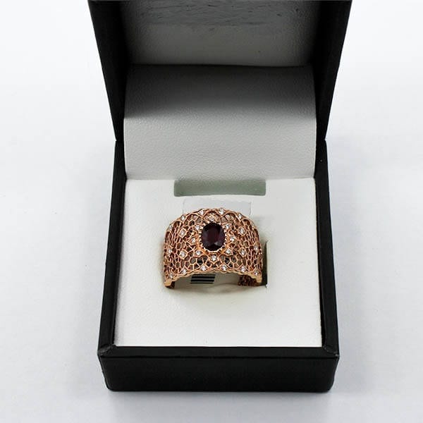 Ruby and Diamond Gold Ring 5.17 Grams - 0.29 Carat Diamond 0.74 Carat Ruby