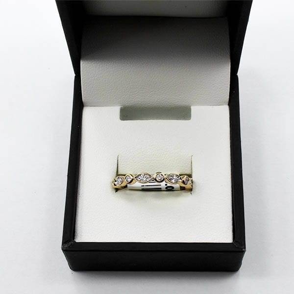 Yellow Gold Diamond Ring 3.78 Grams - 0.16 Carat Diamond