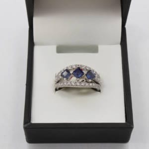 Diamond, Sapphire & Gold Ring (0.14 Carats/ SPH-0.92 Carats)