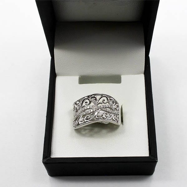 Diamond & Silver Gold Ring 3.85 Grams - 0.33 Carats