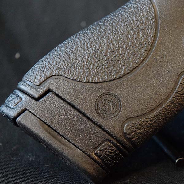 Pre-Owned – Smith & Wesson M&P Shield Semi-Auto 9mm 3.15″ handgun Firearms