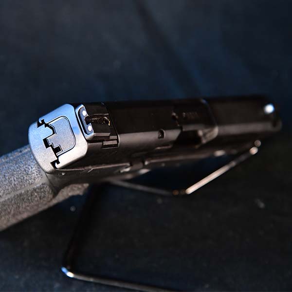 Pre-Owned – S&W M&P2.0 Semi-Auto 9mm 3.6″ Handgun Firearms