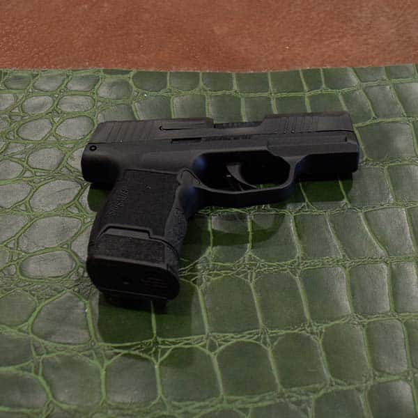 Pre-Owned – Sig Sauer P365 9MM Tacpac 3.1″ Handgun Firearms