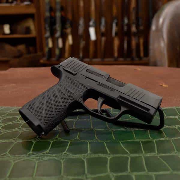 Pre-Owned – Sig Sauer P365 Semi-Auto 9mm 3.1″ Handgun Wilson Combat Grip Module Firearms